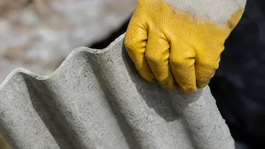 2000 ton azbestu zniknie z 740 posesji w powiecie nowosądeckim