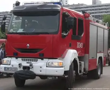 Ćwiczenia na kruchym lodzie - strażacy sprawdzili procedury, które mogą uratować życie