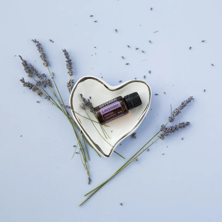 Grafika promocyjna wydarzenia Warsztaty aromaterapii z olejkami doTERRA — podstawy, bezpieczeństwo i wsparcie odporności