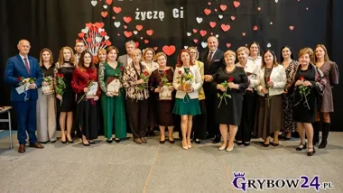 W grybowskiej „Dwójce” podziękowano nauczycielom. Były nagrody i ważne słowa