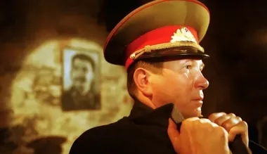 Jeden człowiek, cała armia absurdu - Piotr Cyrwus w Nowym Sączu