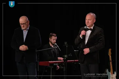 Muzyczny wieczór dla Sądeczanek – Izabela Szafrańska zagrała w MOK