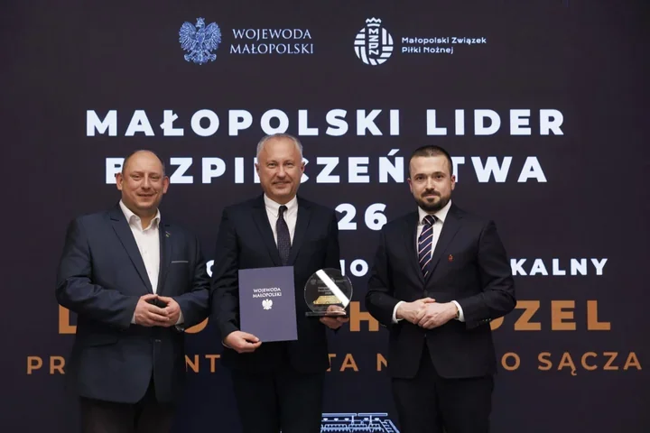 Nowy Sącz nagrodzony za bezpieczeństwo na stadionach – prezydent Handzel odebrał wyróżnienie