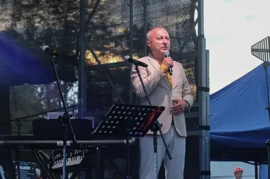 Na wszystkich dworcach świata - kolejowy jubileusz wybrzmiał w Nowym Sączu