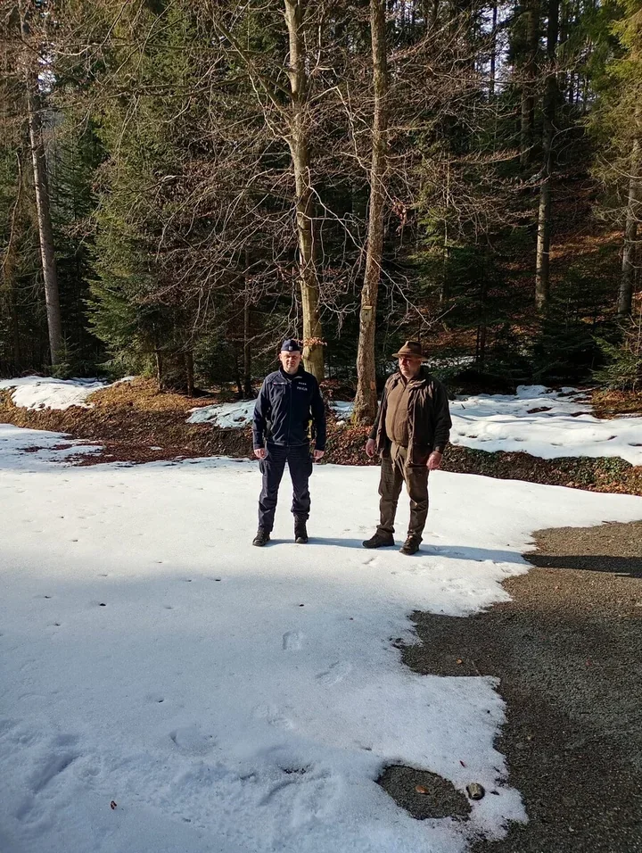 Dzielnicowy i leśniczy patrolowali Jaworzynę - kontrole wobec zbieraczy poroża