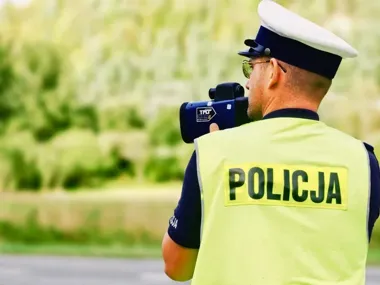 Policyjne patrole zaleją sądeckie drogi. Kierowcy ciężarówek dostaną zakaz, a włamywacze czekają na puste mieszkania