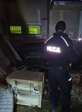 Sądeccy dzielnicowi prowadzili nocne liczenie bezdomnych - efekt ma zmienić pomoc