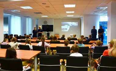 Dzieci zobaczyły sądecką komendę od środka - największe emocje wywołał technik