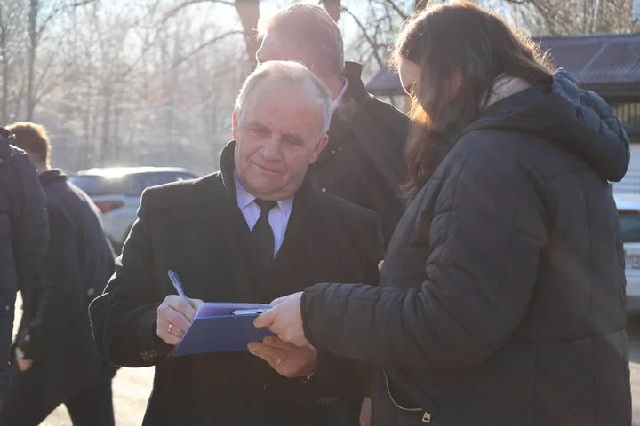 Nowy chodnik w Ptaszkowej – bezpieczniej dla pieszych i kierowców