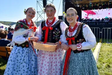 30. Święto Kwitnących Sadów w cieniu przymrozków i startu sezonu lotniczego