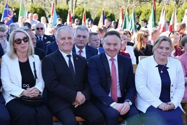 Wawrzka uczciła 3 Maja z orkiestrą, sztandarami i szkolnym przedstawieniem