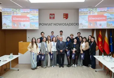 Młodzi goście poznali powiat od środka. Padły pytania o grunty i dokumenty