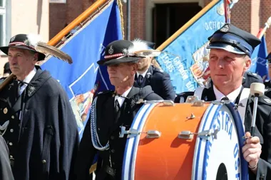 Strażackie święto w Grybowie. 54 strażaków odebrało odznaczenia i promesy