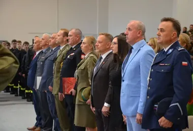 Pierwszoklasiści z Marcinkowic złożyli ślubowanie. Trzy profile, jedna uroczystość