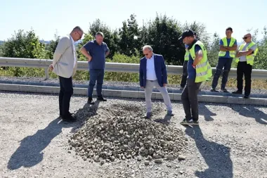 Obwodnica Zachodnia Nowego Sącza przed zmianą ruchu. Sprawdzili warstwy drogi