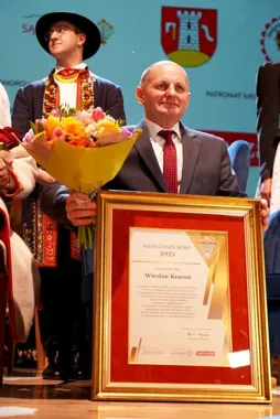 Wiesław Kracoń z tytułem Sądeczanina Roku po gali pełnej regionu i tradycji
