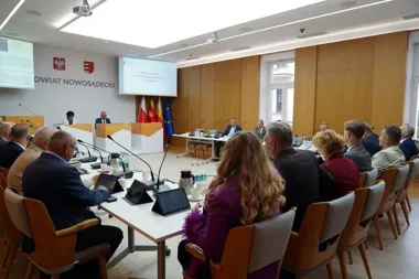 Powiat szykuje szkołę muzyczną i nową filię komunikacji